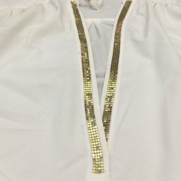 White tunic with gold trim V neck - Picture 2 of 3